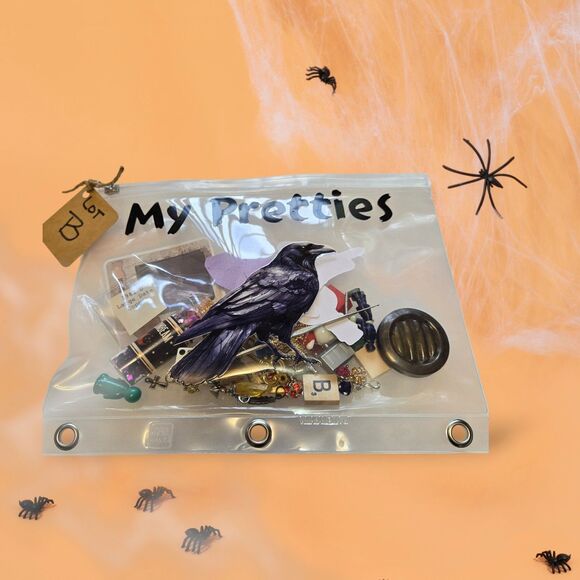 My Pretties Raven Crow Assemblage Art Crafting Lot Vintage Buttons Charms Lot B - Picture 3 of 4